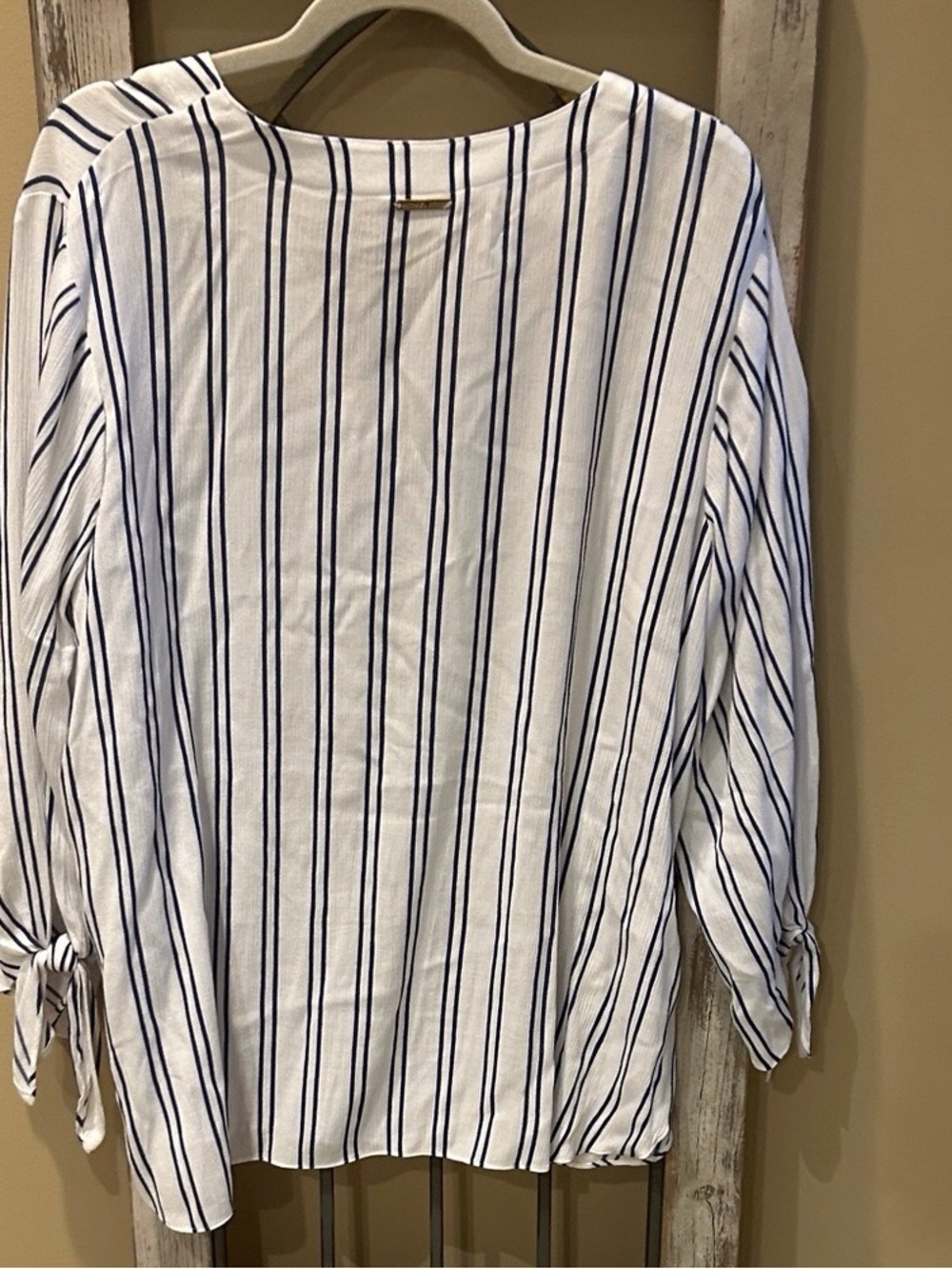 Women’s White Long-Sleeve Striped Tie-Sleeve Top - Picture 1 of 2